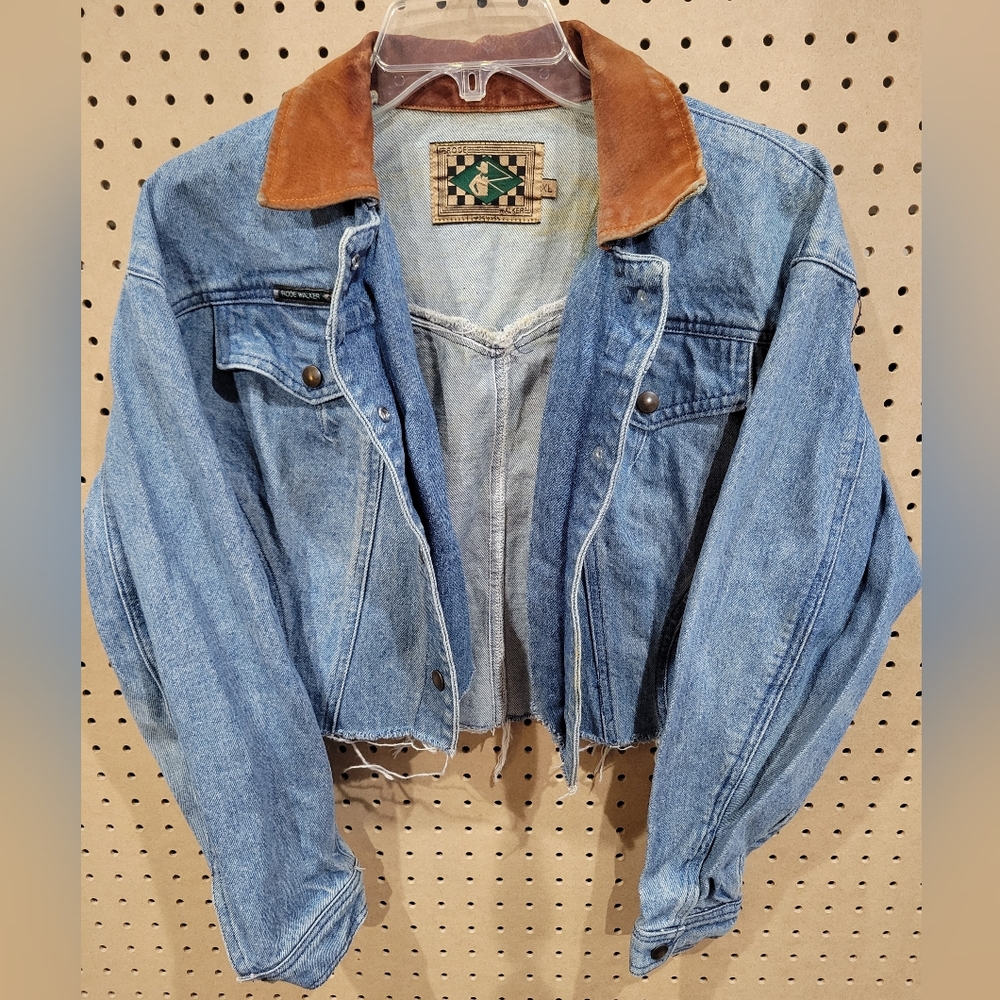 Rode Walker Women Cropped Cowgirl Denim Jacket with Suede collar